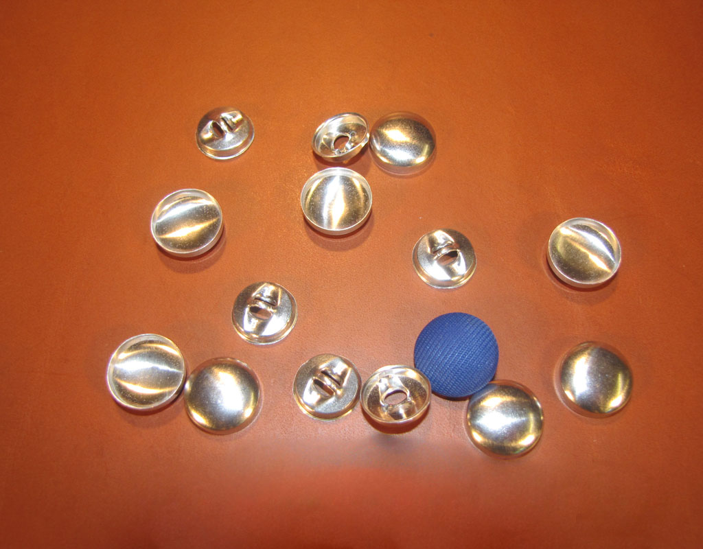 SELF COVER BUTTONS MOULD, N 18